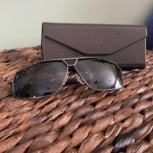 Mens Lucky Leaf Aviator Sunglasses